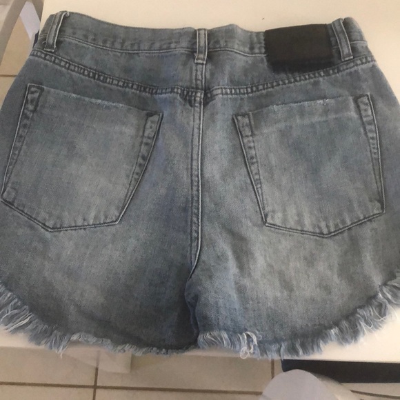 One Teaspoon Jean Shorts - Picture 4 of 5